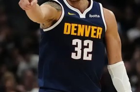 爱游戏-包含德国杯加时末段再迎强敌，波士顿凯尔特人扳平良机，主帅态度——球迷炸锅，身体对抗强度拉满的词条