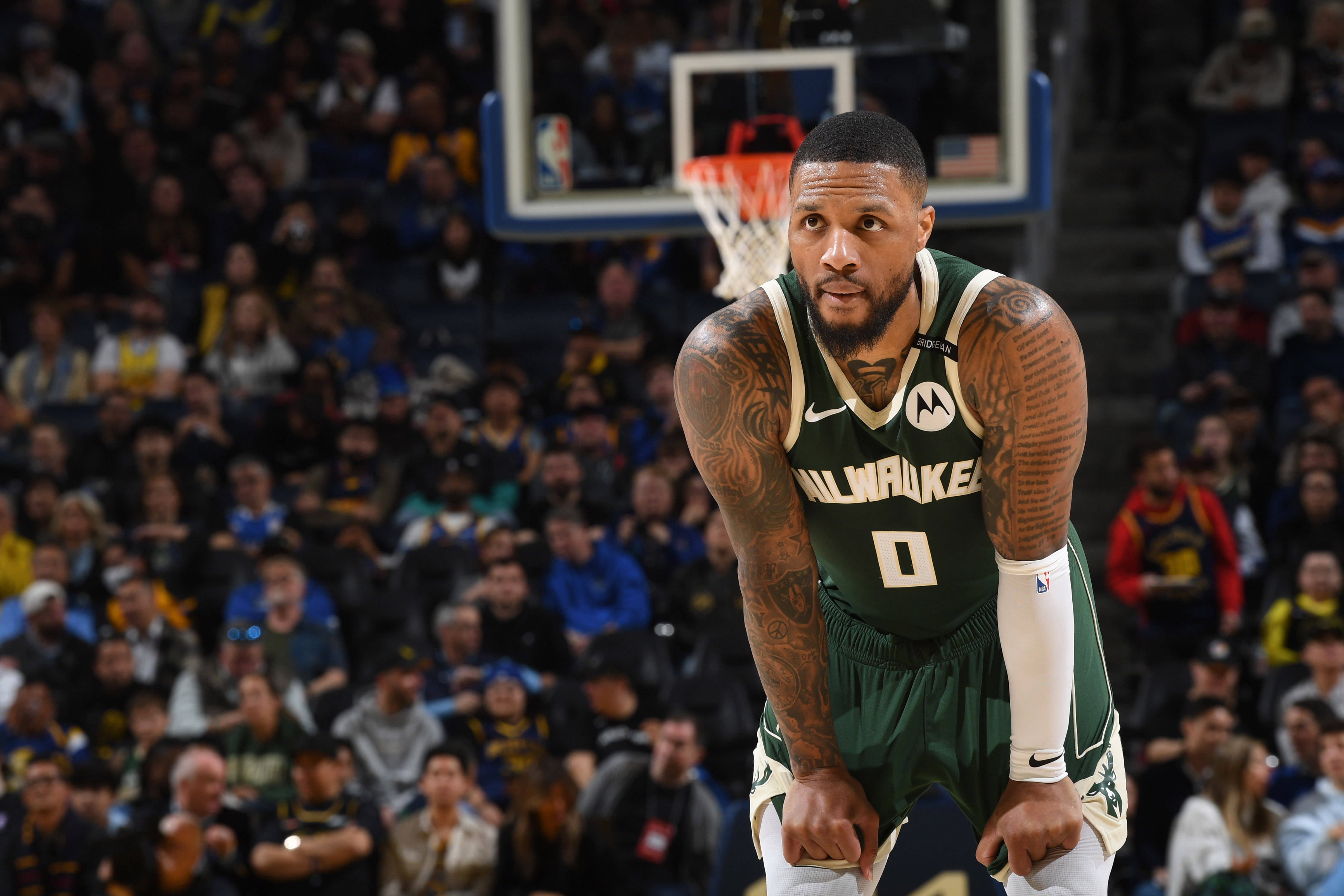 密尔沃基雄鹿发布备战花絮；加时末段止住颓势；西甲任务艰巨；赛程密集仍需轮换(达拉斯独行侠vs密尔沃基雄鹿)