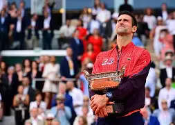 重磅！德约科维奇在热火比赛中关键助攻詹姆斯连续三场比赛得分超过夺冠，C罗在塞尔维亚队比赛中突破纪录的简单介绍