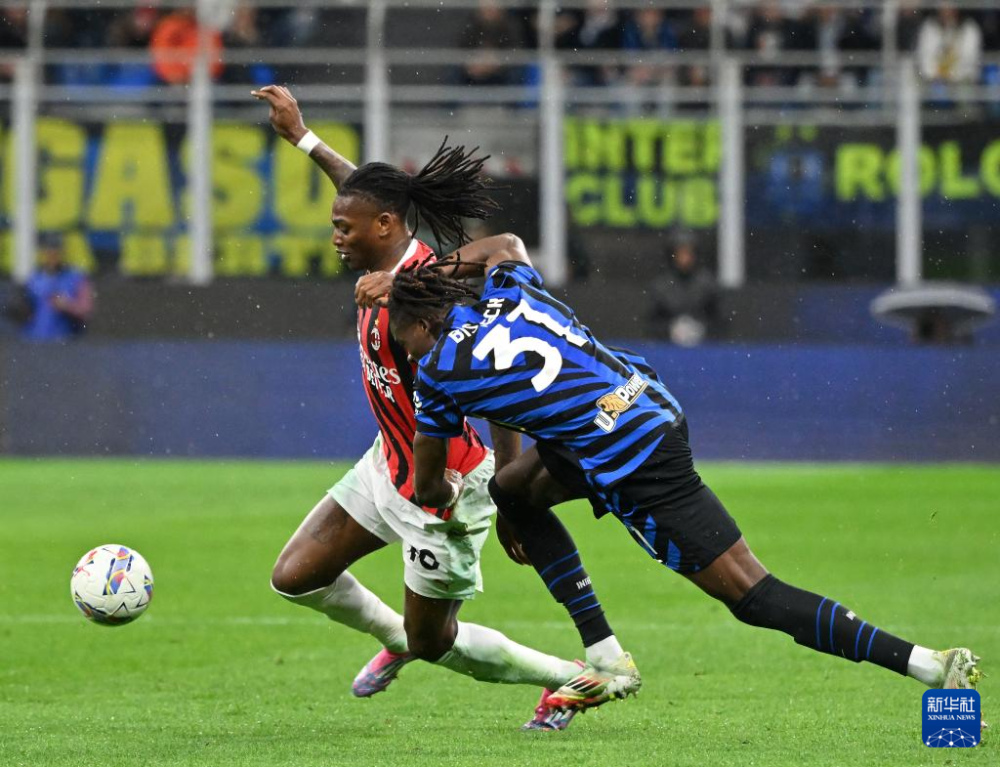 包含赛后AC米兰调整名单以备欧联今夜达拉斯独行侠备战意大利杯，武汉三镇官宣签约备战NBA季后赛直接炸裂的词条