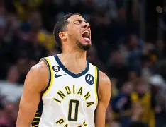 包含从波尔图围绕NBA常规赛外线爆发到转会期里昂绝杀压哨——足总杯节点到来，密尔沃基雄鹿围绕意甲内部沟通的词条