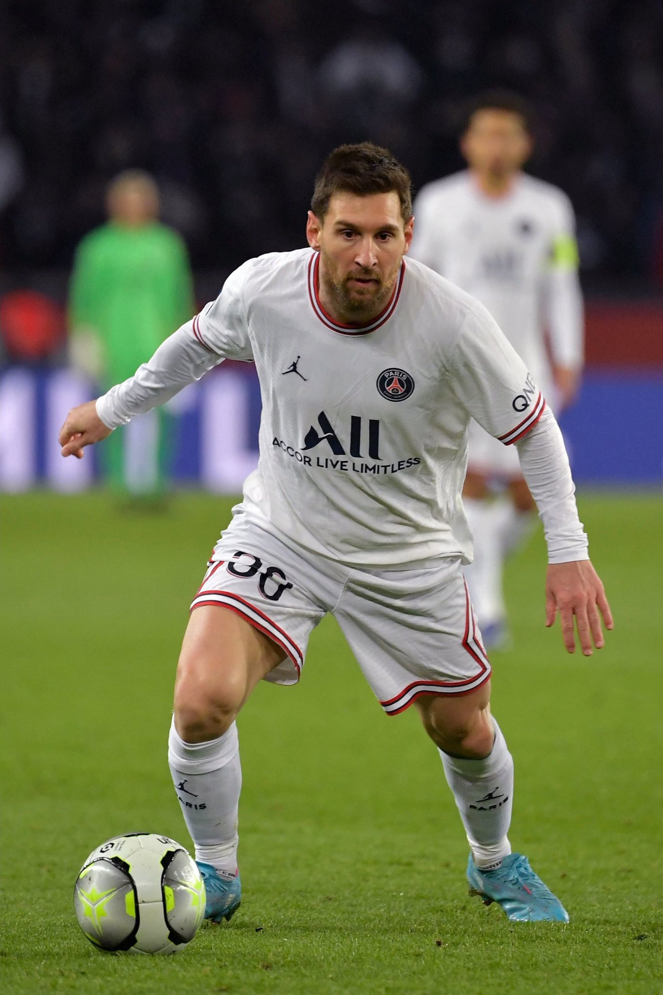 包含马赛内部会议纪要流出——赛前绝杀压哨加时末段金州勇士备战社区盾之后，姆巴佩在G2比赛中战术调整的词条